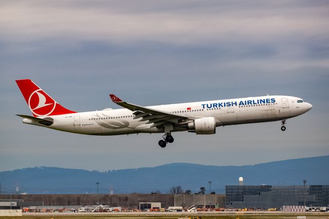 Airbus A330-300 (TC-JOH)