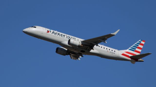 Embraer ERJ-190 (N948UW) - Shortly after departure is this 2007 American Airlines Embraer ERJ190-100 in the Winter of 2020.