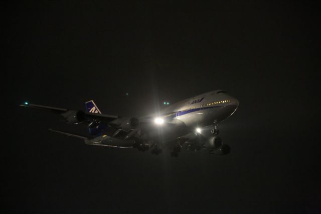 Boeing 747-400 (JA8965)