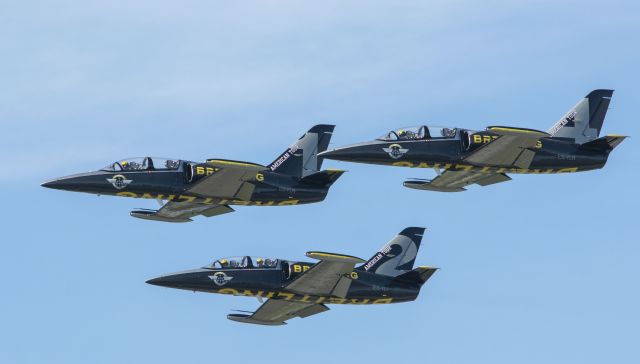 — — - Breitling Jet Team @ 2016 Sun n Fun