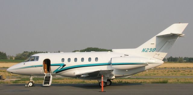 Hawker 800 (N29B) - Photo credit: George Goebel.  Public domain.