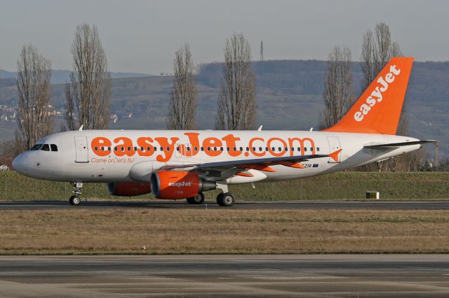 Airbus A319 (G-EZIR)