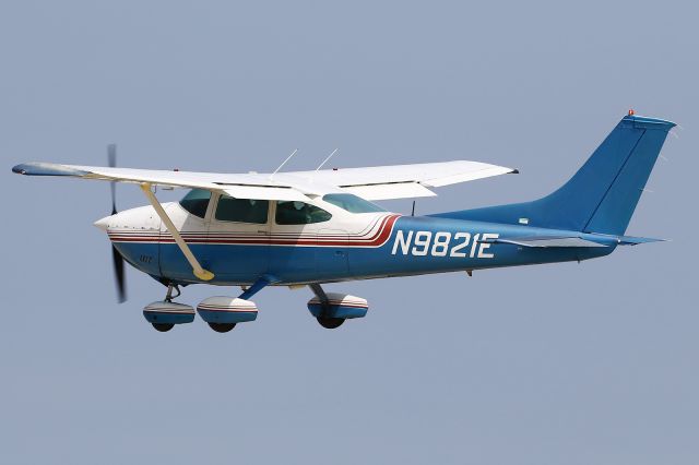 Cessna Skylane (N9821E)