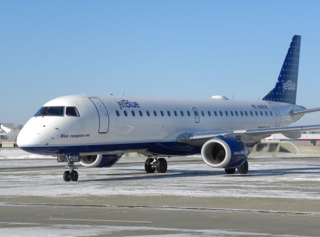 Embraer ERJ-190 (N289JB)