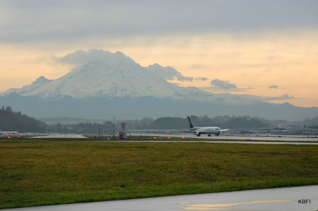 BOEING 767-300 — - KBFI - UPS 767 back taxis on Runway 31/13 for departure south towards Mt Rainier. Jan 24th, 2005.