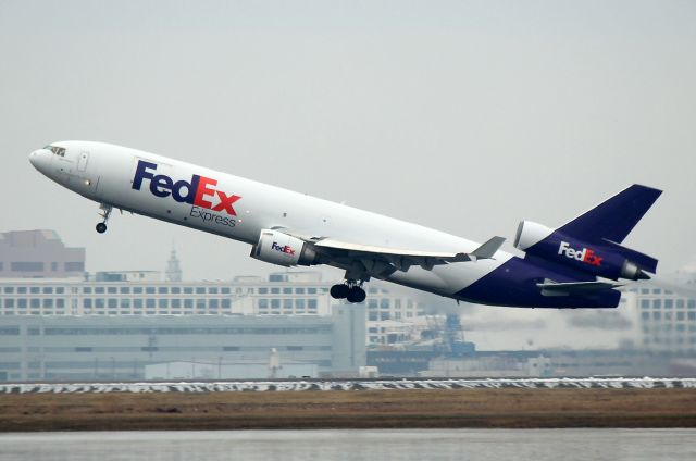 Boeing MD-11 (N584FE) - FDX 3601 to Indianapolis launching off of 15R