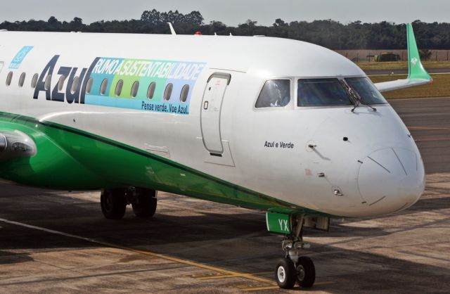 Embraer ERJ-190 (RAYX)