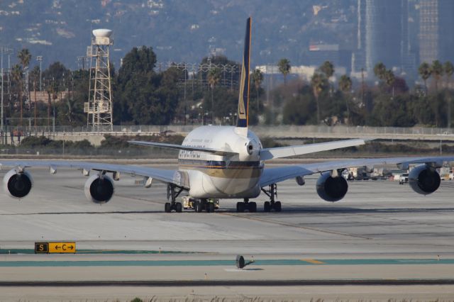 Airbus A380-800 (9V-SKT)