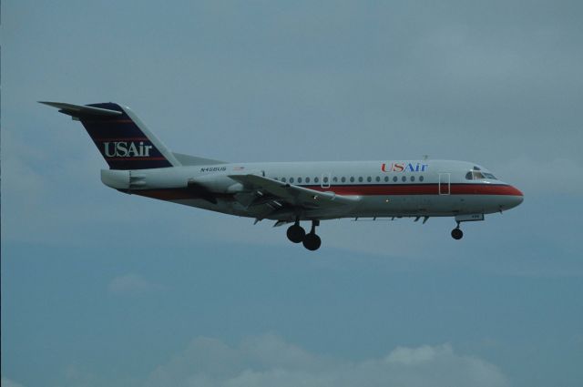 Fokker Fellowship (N456US) - Final Approach to Miami Intl Airport on 1990/08/26