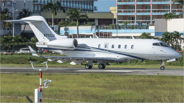 Bombardier Challenger 300 (N717JJ)