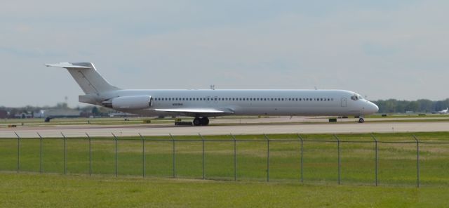 McDonnell Douglas MD-83 (N969NS) - Taxiway to Runway 21 KFSD - 4-17-2012