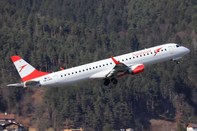 EMBRAER 195 (OE-LWC)