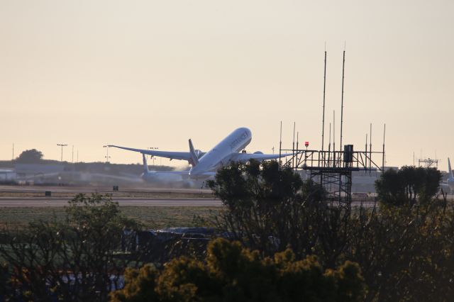 BOEING 777-300ER (F-GZND)