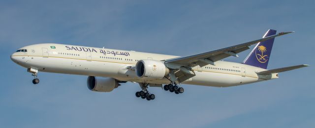 BOEING 777-300 (HZ-AK27)