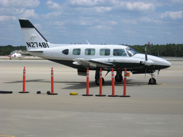 Piper Navajo (N27481)