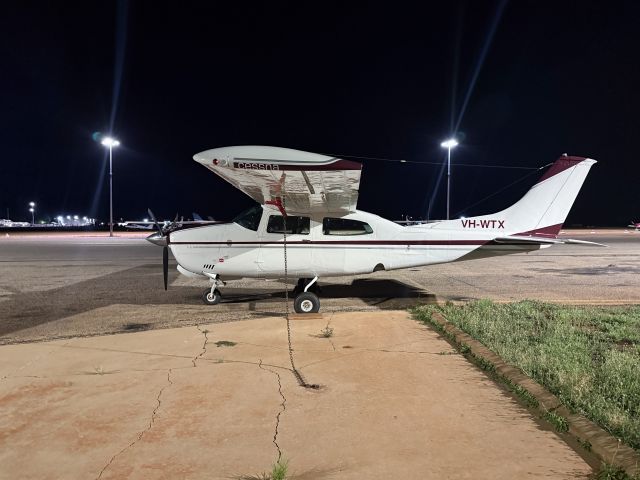 Cessna Centurion (VH-WTX) - Early morning at Broome, Australia. 27-MAR-25.