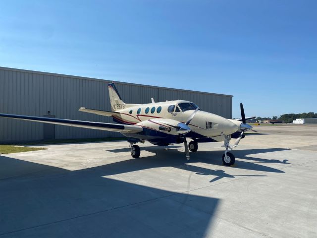 Beechcraft King Air 90 (N722VB)