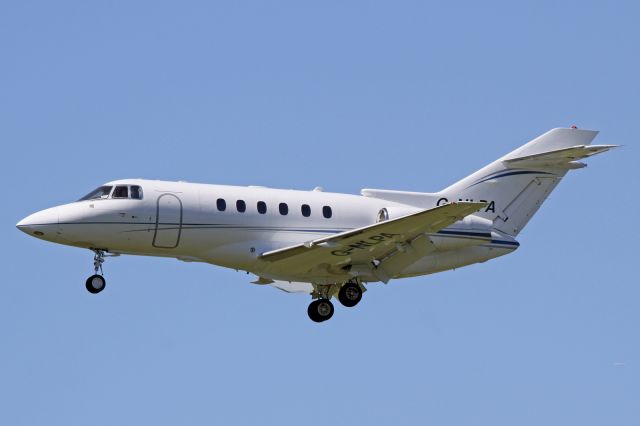 Hawker 800 (G-NLPA)