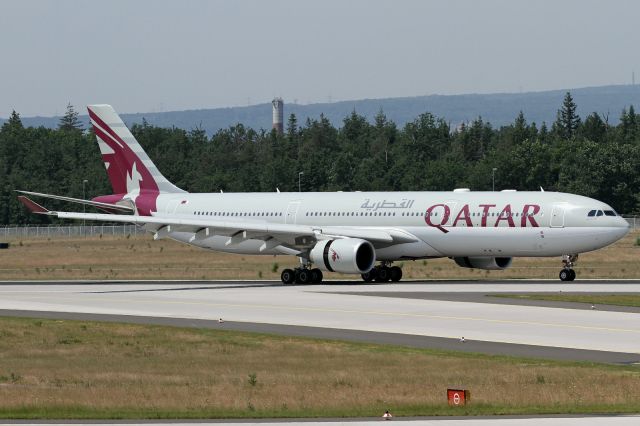 Airbus A330-300 (A7-AEG)