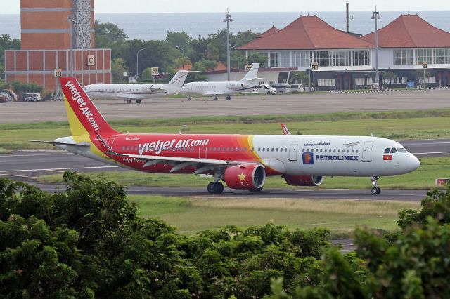 Airbus A321neo (VNA-600) - Sticker "Petrolimex"