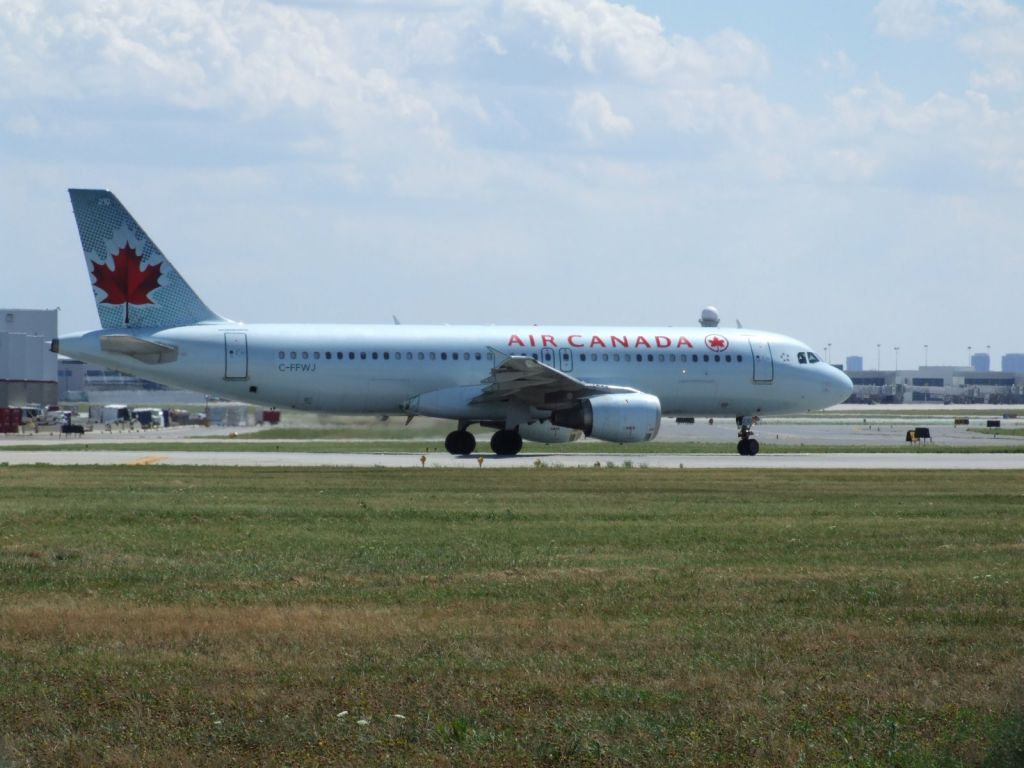 Airbus A320 (C-FFWJ) - Heading to Calgary (CYYC)