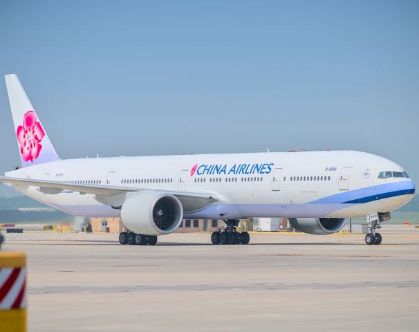 Boeing 777-200 (B-18001) - Dynasty 1886 taxing into the gate D3 at the Evans terminal after its flight from Taipei. This made a second flight this week as a charter. br /br /7/26/2023