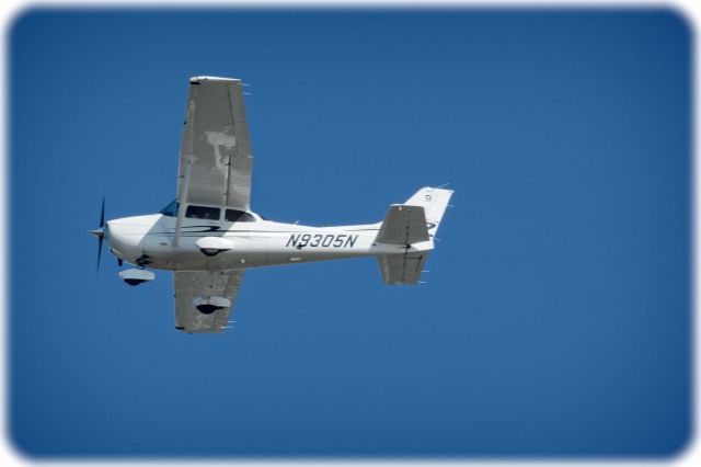 Cessna Skyhawk (N9305N) - February 2015 - Photo taken from Col Joe Kittinger Park