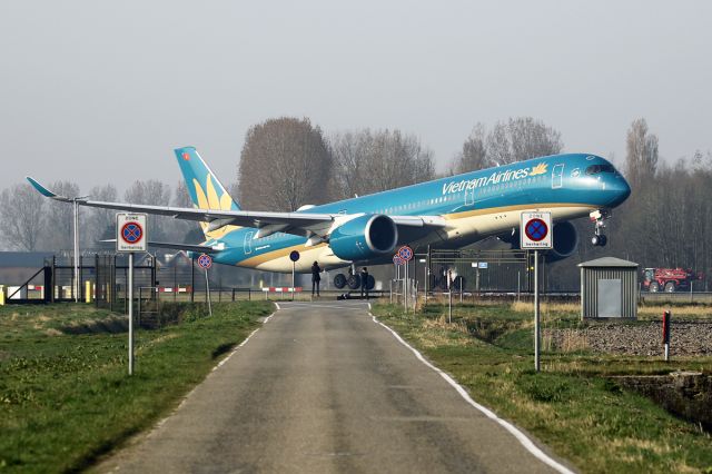 Airbus A350-900 (VNA-893) - Spotting location Polderbaan for in the morning.