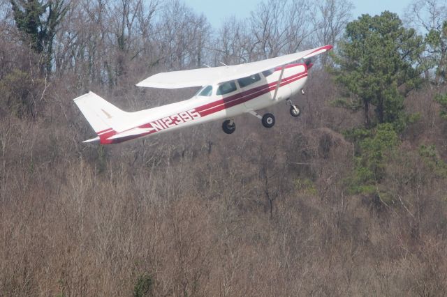 Cessna Skyhawk (N12395)