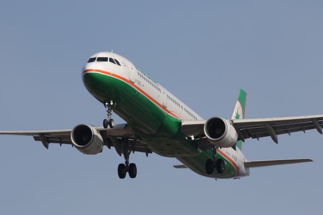 Airbus A321 (B-16215) - 10 April 2016:TPE-HKD.