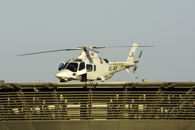 SABCA A-109 (EC-JKP) - Traslado de una paciente al Hospital Universitario de Canarias (HUC)