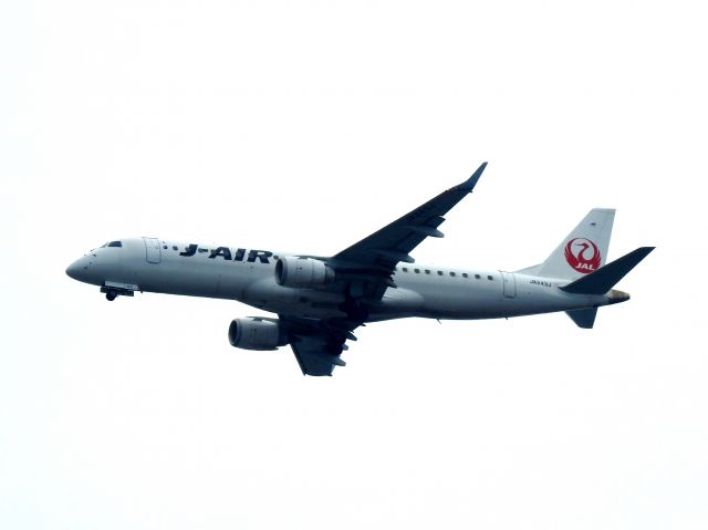 Embraer ERJ-190 (JA243J) - JAL2404 KOJ-ITM