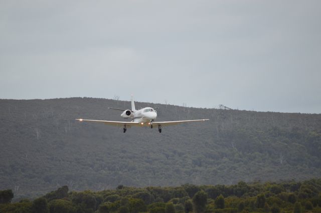 Cessna Citation Excel/XLS (VH-XCU) - Citation XCV landing RWY14 at YFLI, Dec 2015