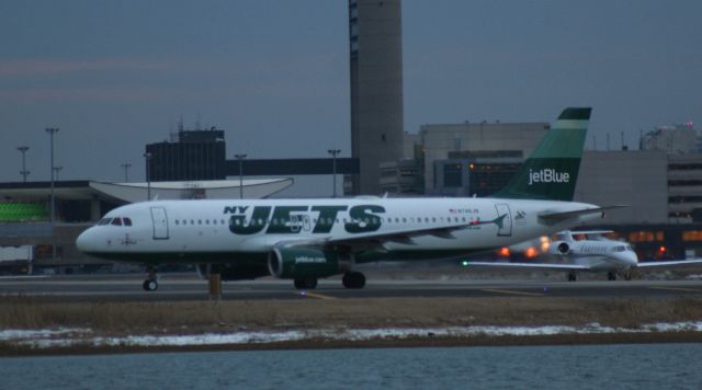Airbus A320 (N746JB)