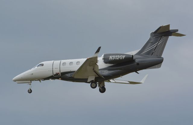 Embraer Phenom 300 (N312GV)