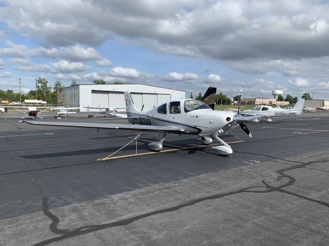 Cirrus SR-22 (N329RM)