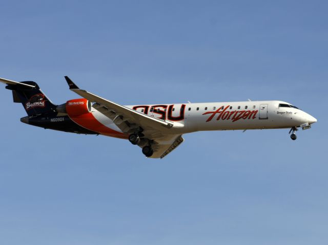 Canadair Regional Jet CRJ-700 (N609QX) - Horizons Oregon State U Beavers special livery.