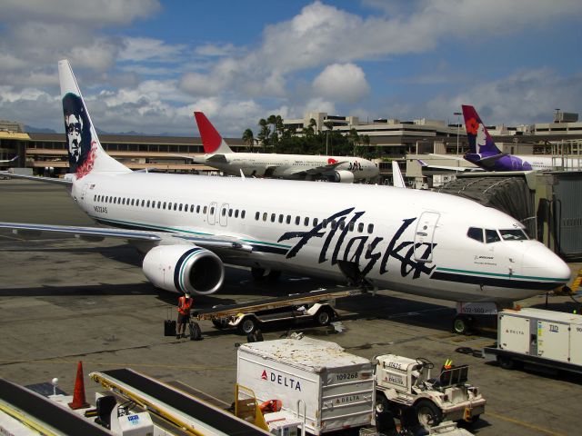 Boeing 737-800 (N532AS)