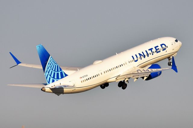 Boeing 737 MAX 9 (N77543) - Runway 32 departure 08-28-23