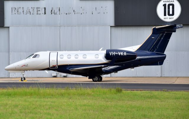 Embraer Phenom 300 (VH-VKX)