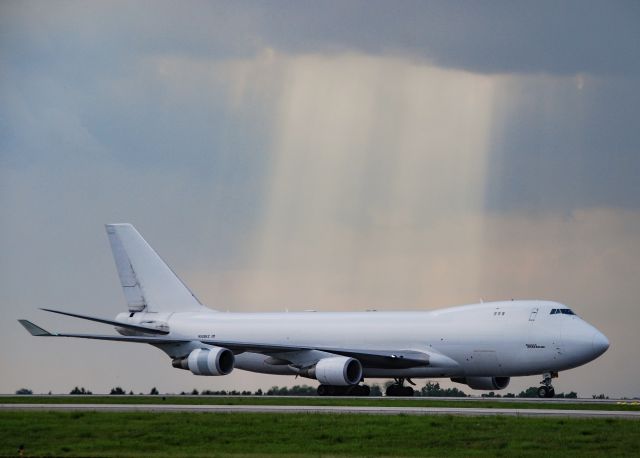 Boeing 747-400 (N508KZ) - Atlas Air just after landing from Munich.  Beautiful conditions!  8/25/21.