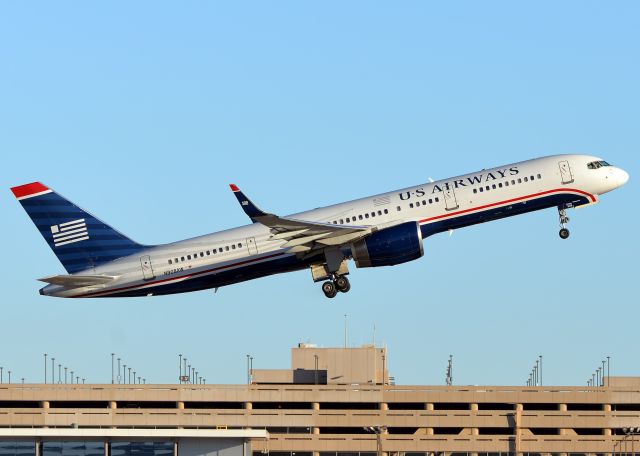 Boeing 757-200 (N908AW)