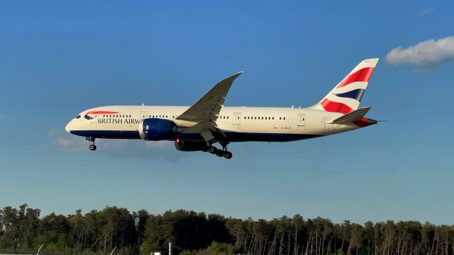 Boeing 787-8 (G-ZBJF) - Arriving for the first time since January as BAW22B/BA229 from Heathrow