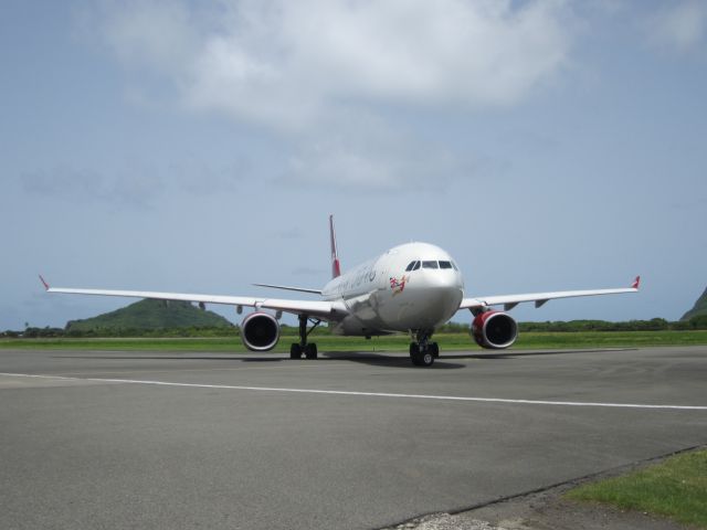Airbus A330-300 (G-VLUV)