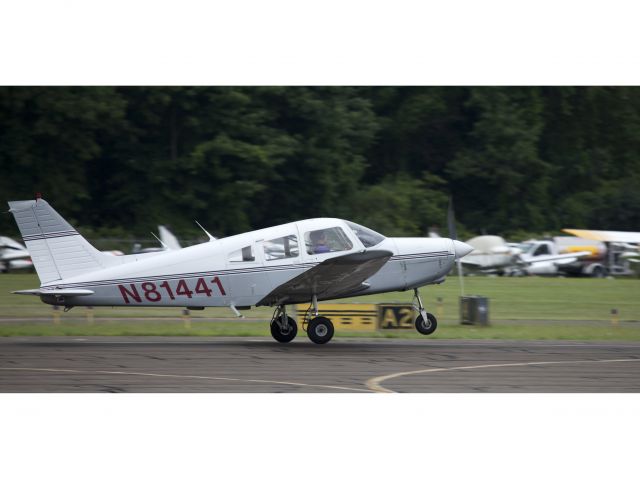 Piper Cherokee (N81441) - Take off RW08.