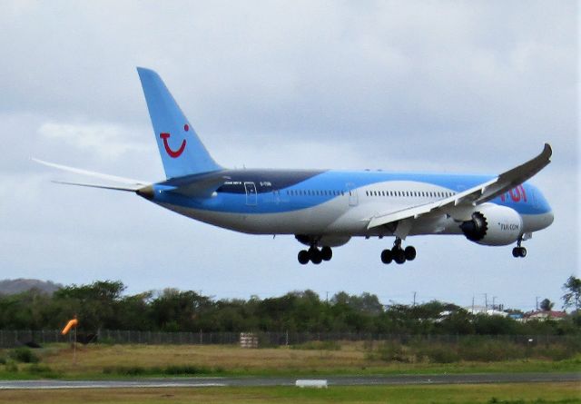 Boeing 787-9 Dreamliner (G-TUIN)