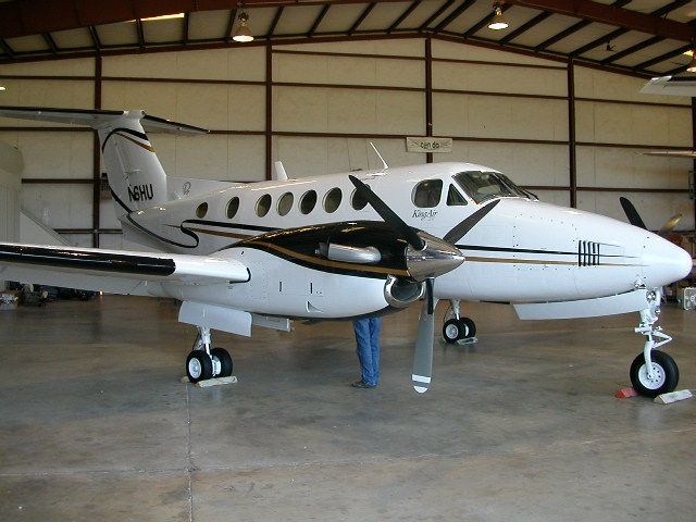 Beechcraft Super King Air 200 (N6HU)