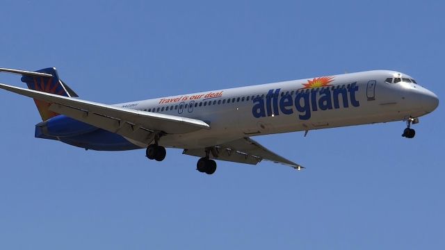 McDonnell Douglas MD-83 (N429NV)