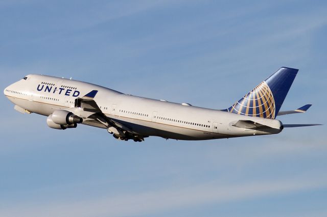 Boeing 747-400 (N116UA)