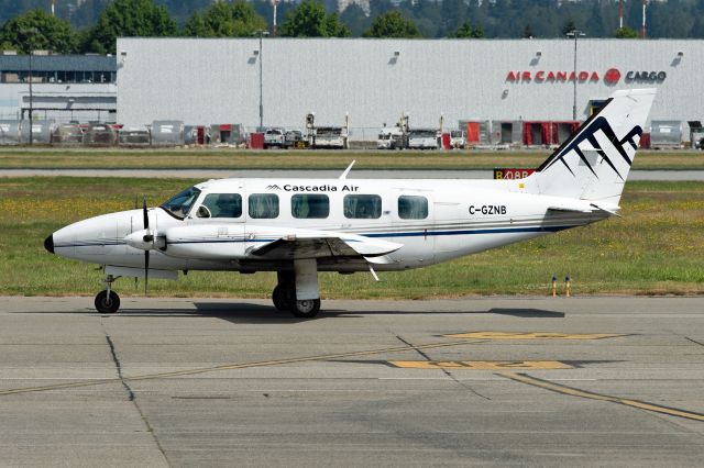 Piper Navajo (C-GZNB)